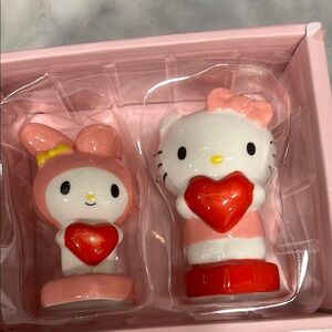 Hello Kitty and My Melody Figurines with Hearts